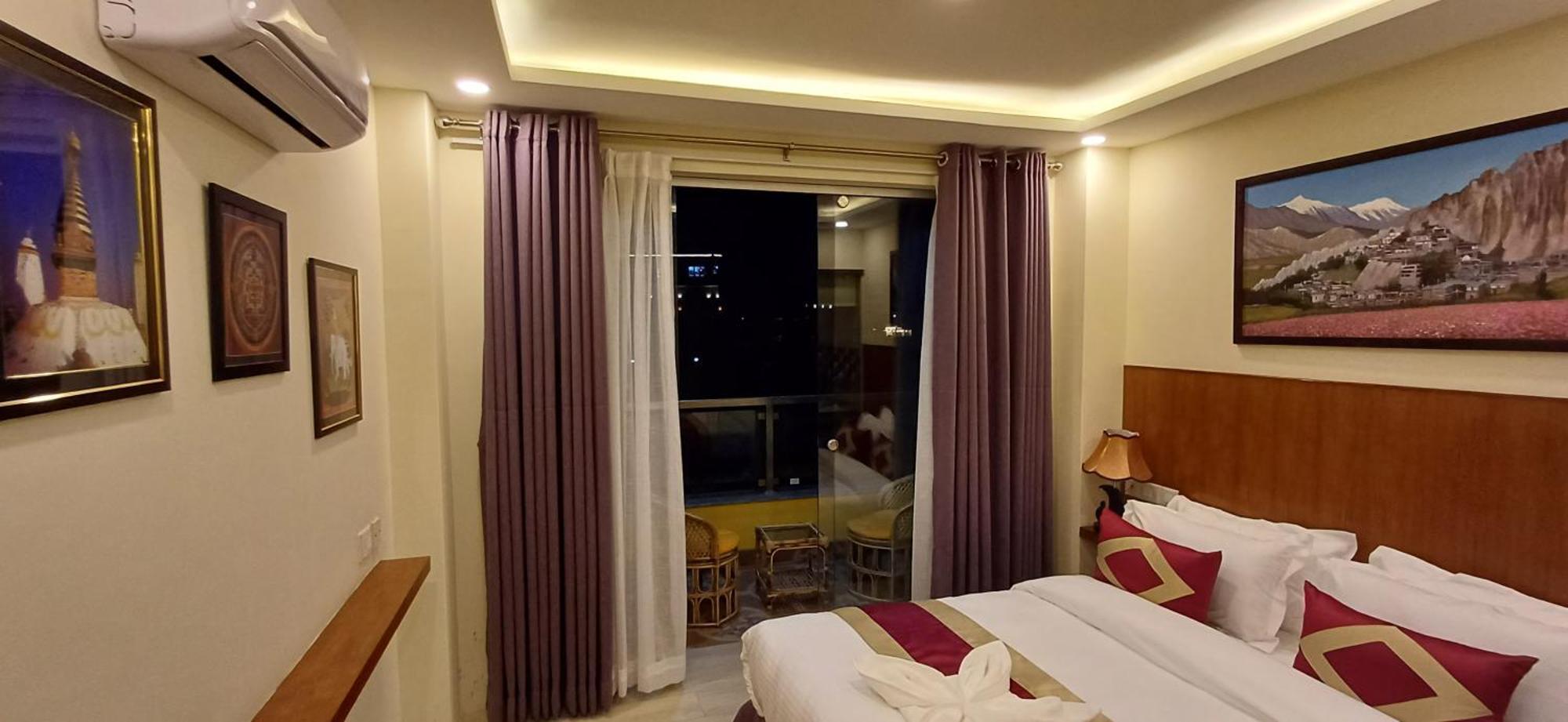 Hotel Yakroo Manang Katmandu Eksteriør billede