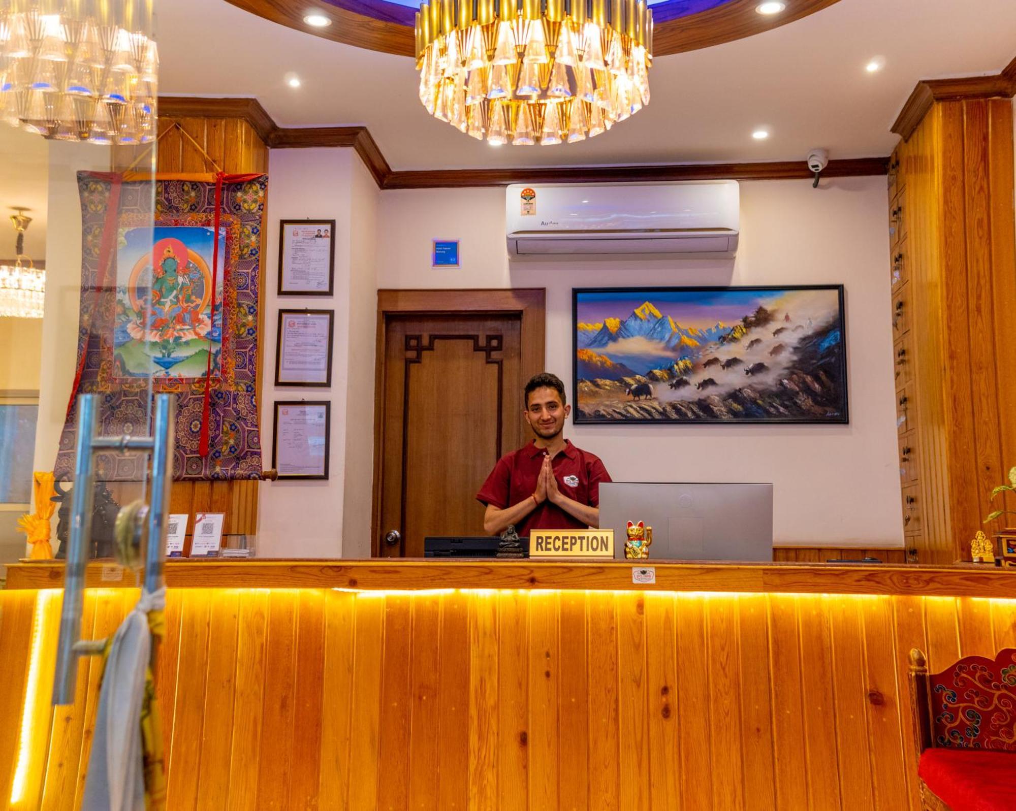 Hotel Yakroo Manang Katmandu Eksteriør billede